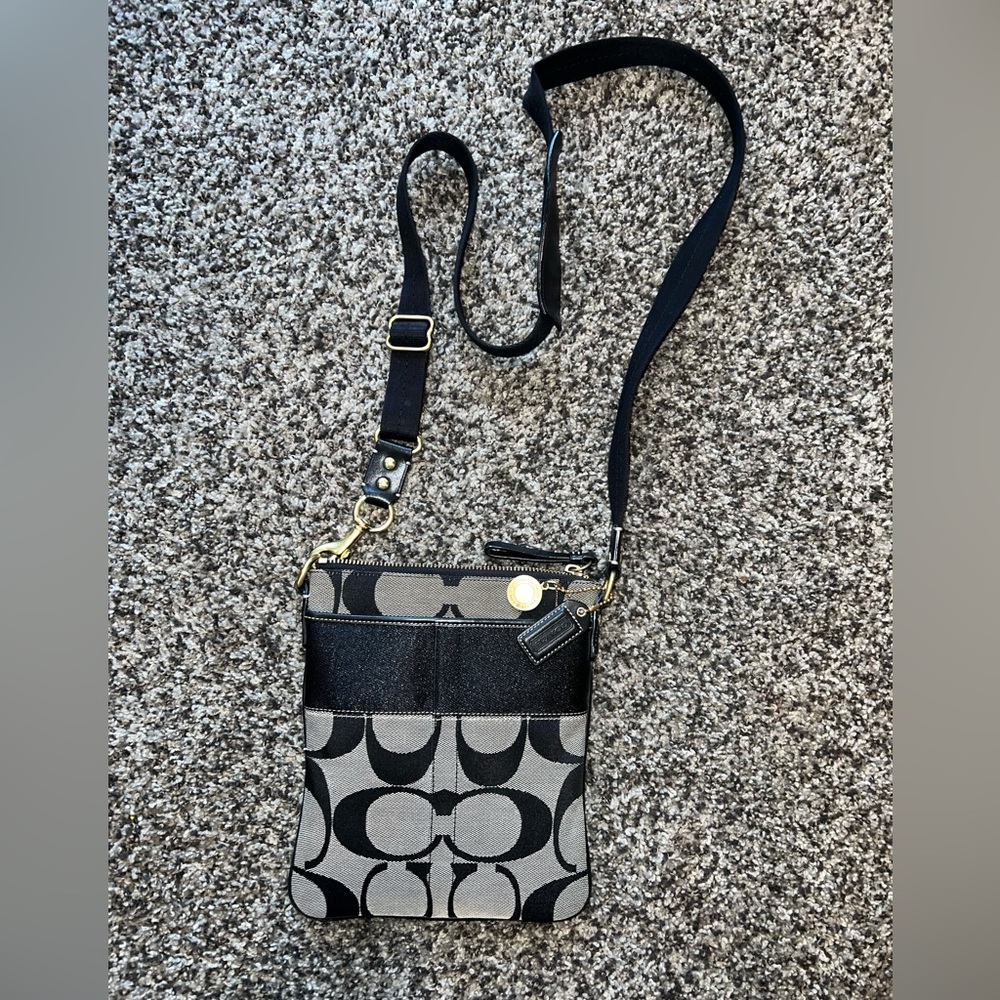 EUC Coach crossbody purse/wallet